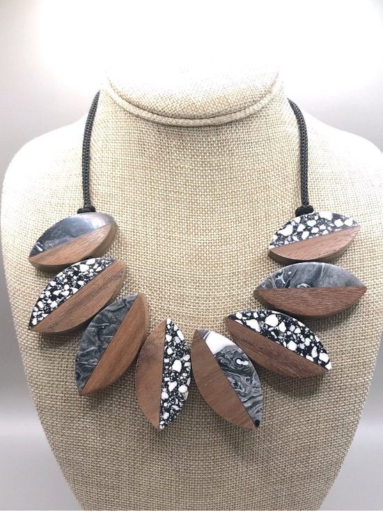 Unsigned Jewelry - Black, White & Brown Geometric Wood & Resin Statement Necklace